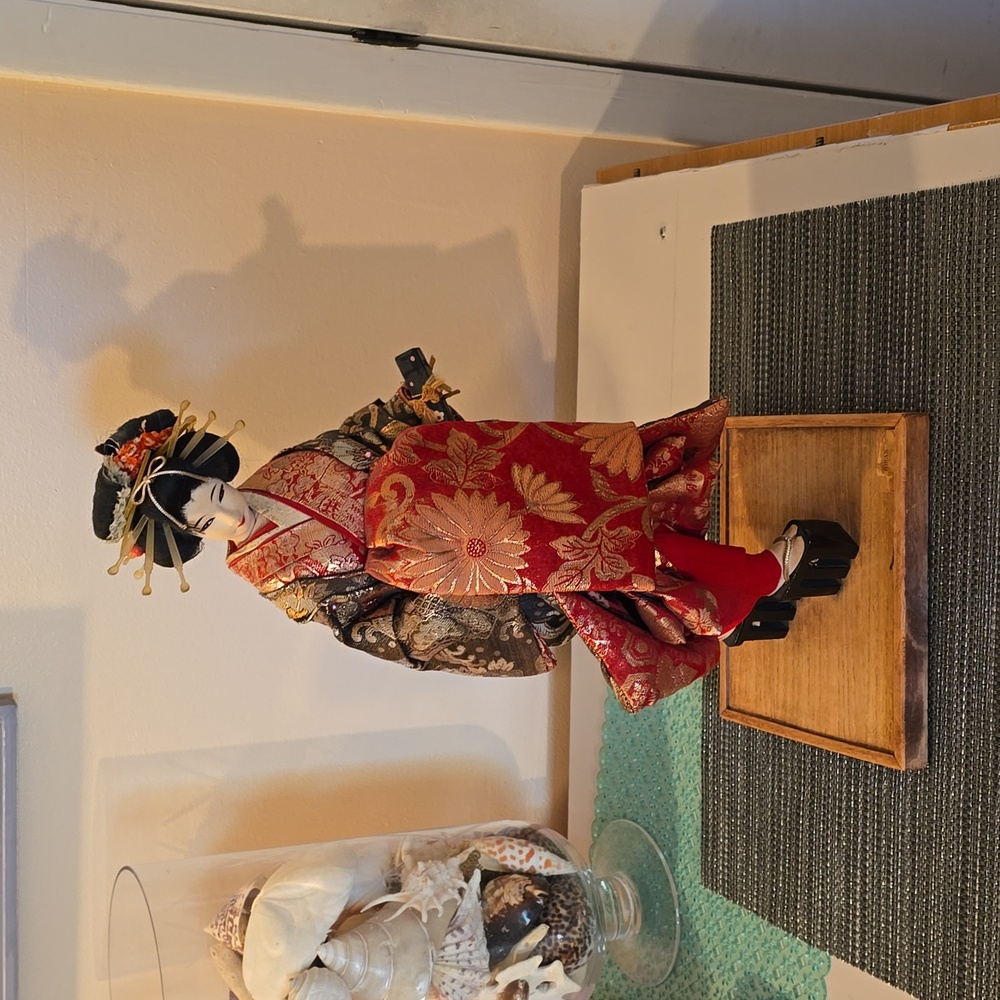 Reduced! Vintage Geisha Nishi & Co Oiran